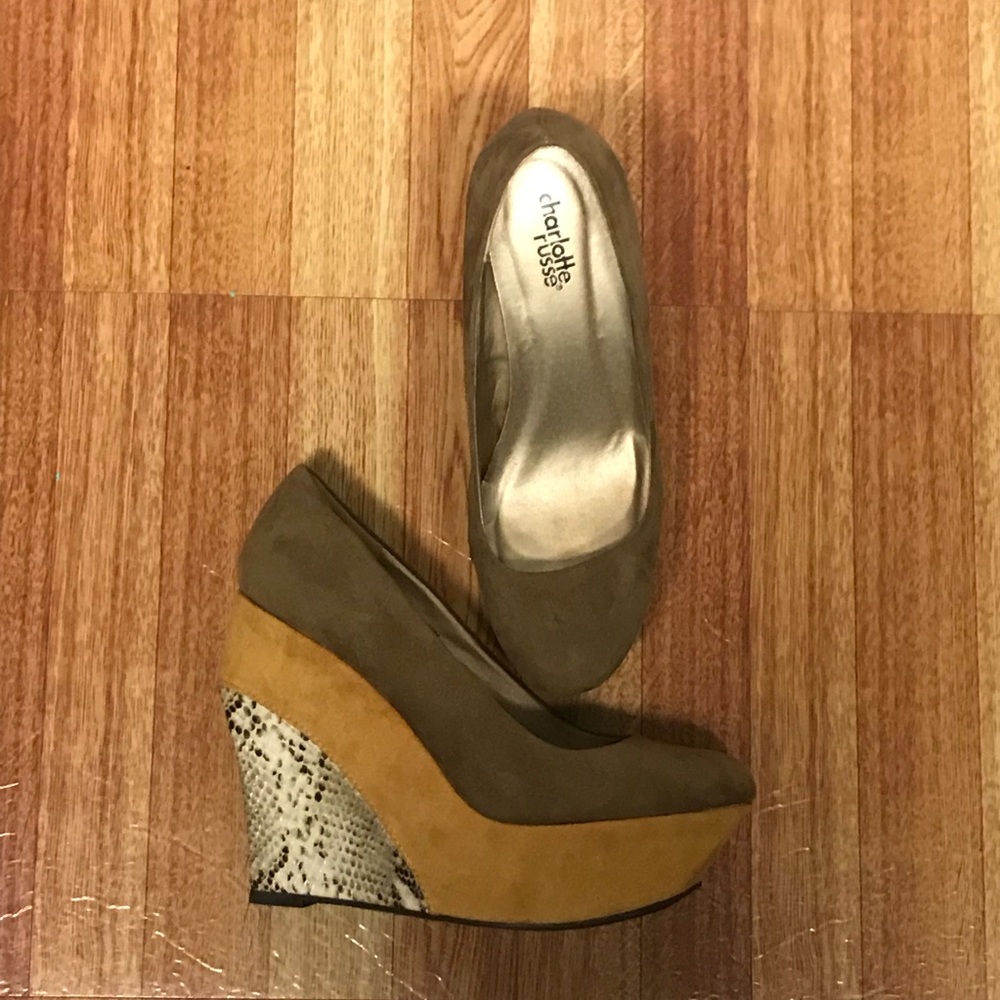 Tan & Yellow Wedges